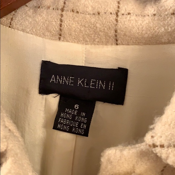 Windowpane Suit with matching blouse - Picture 3 of 4